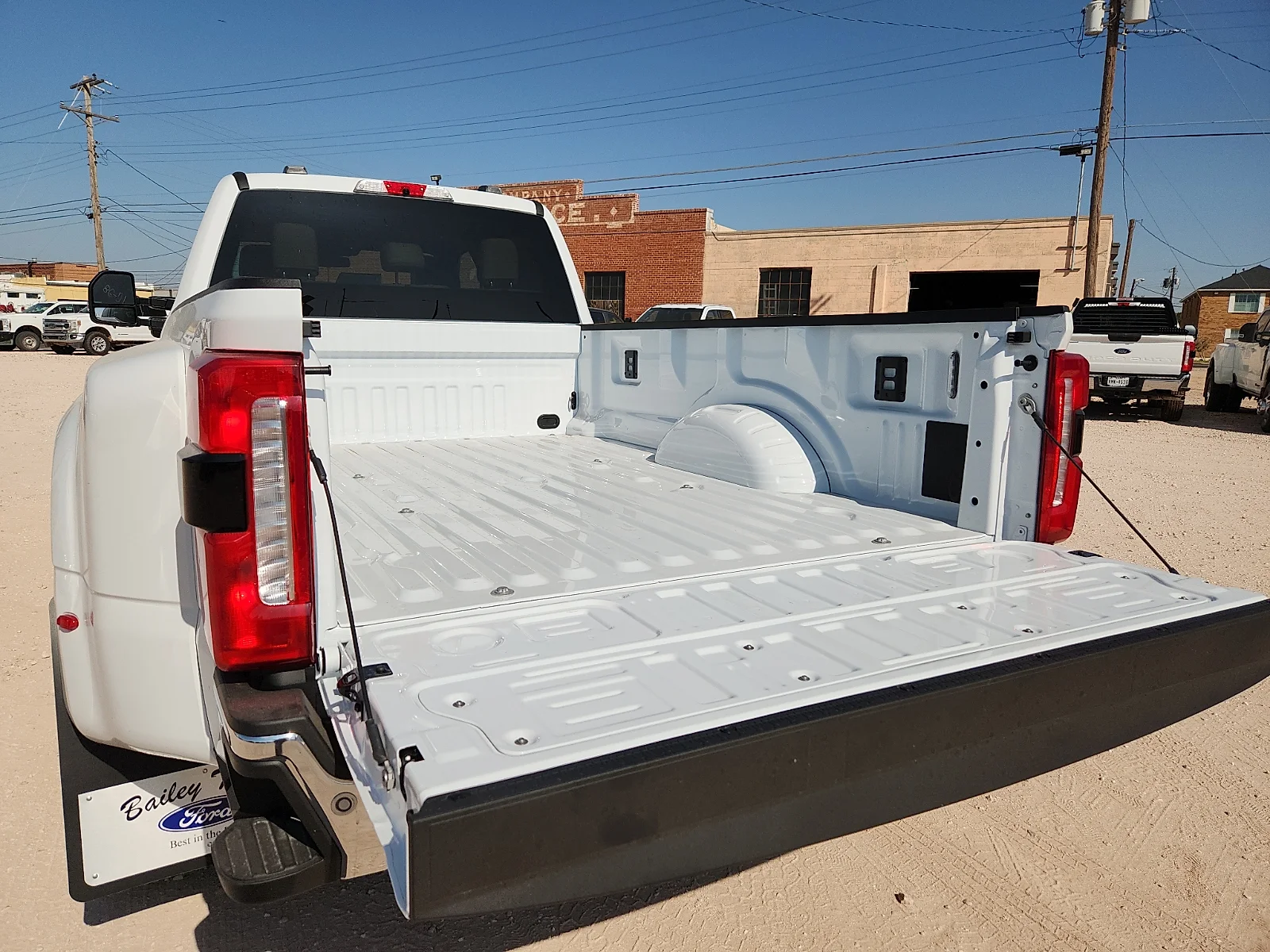 New 2026 Oxford White Ford Lariat image 12