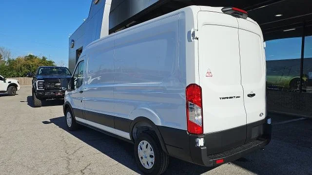 New 2026 Oxford White Ford 250 MR RWD image 18