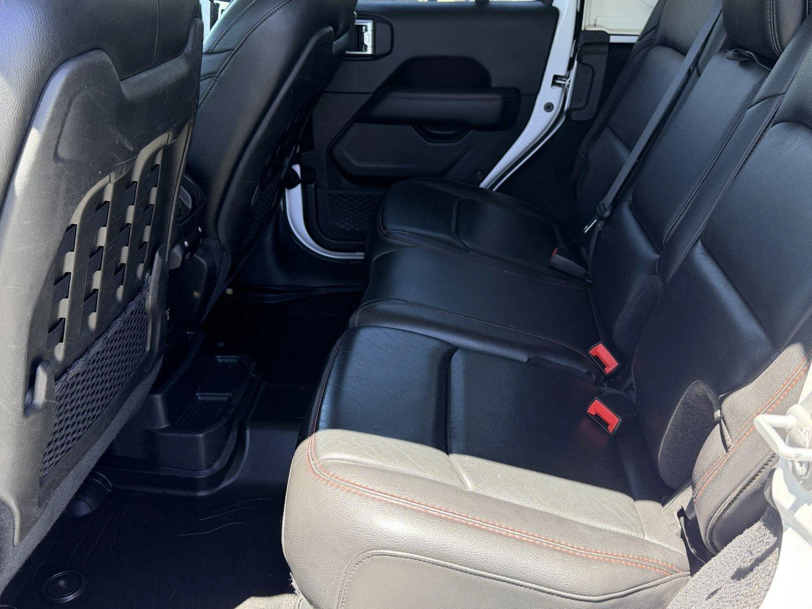 Used 2019 Bright White Clea Jeep Rubicon image 13