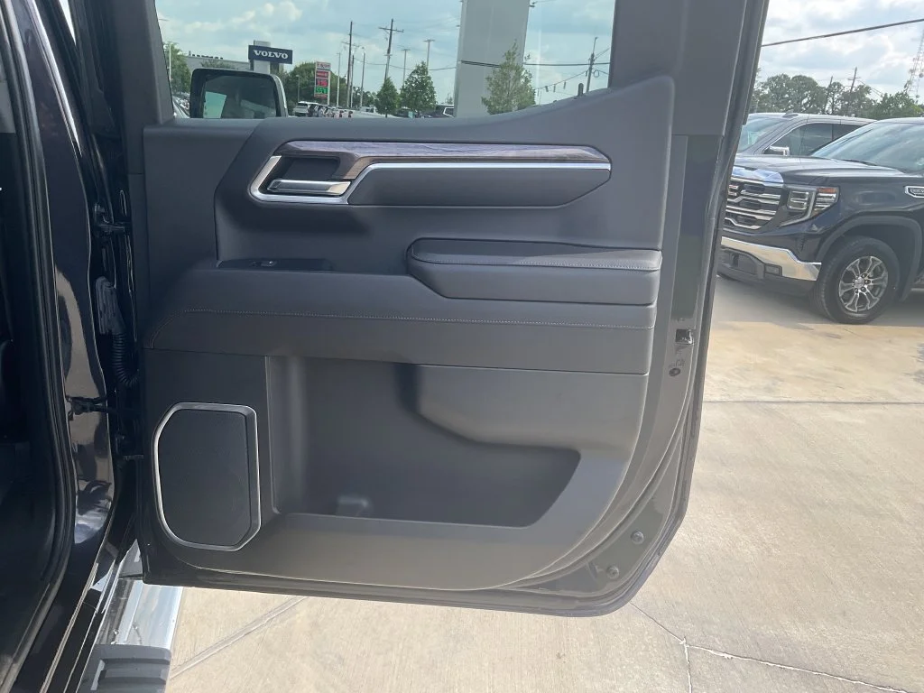 Used 2022 Gray Chevrolet LTZ image 14