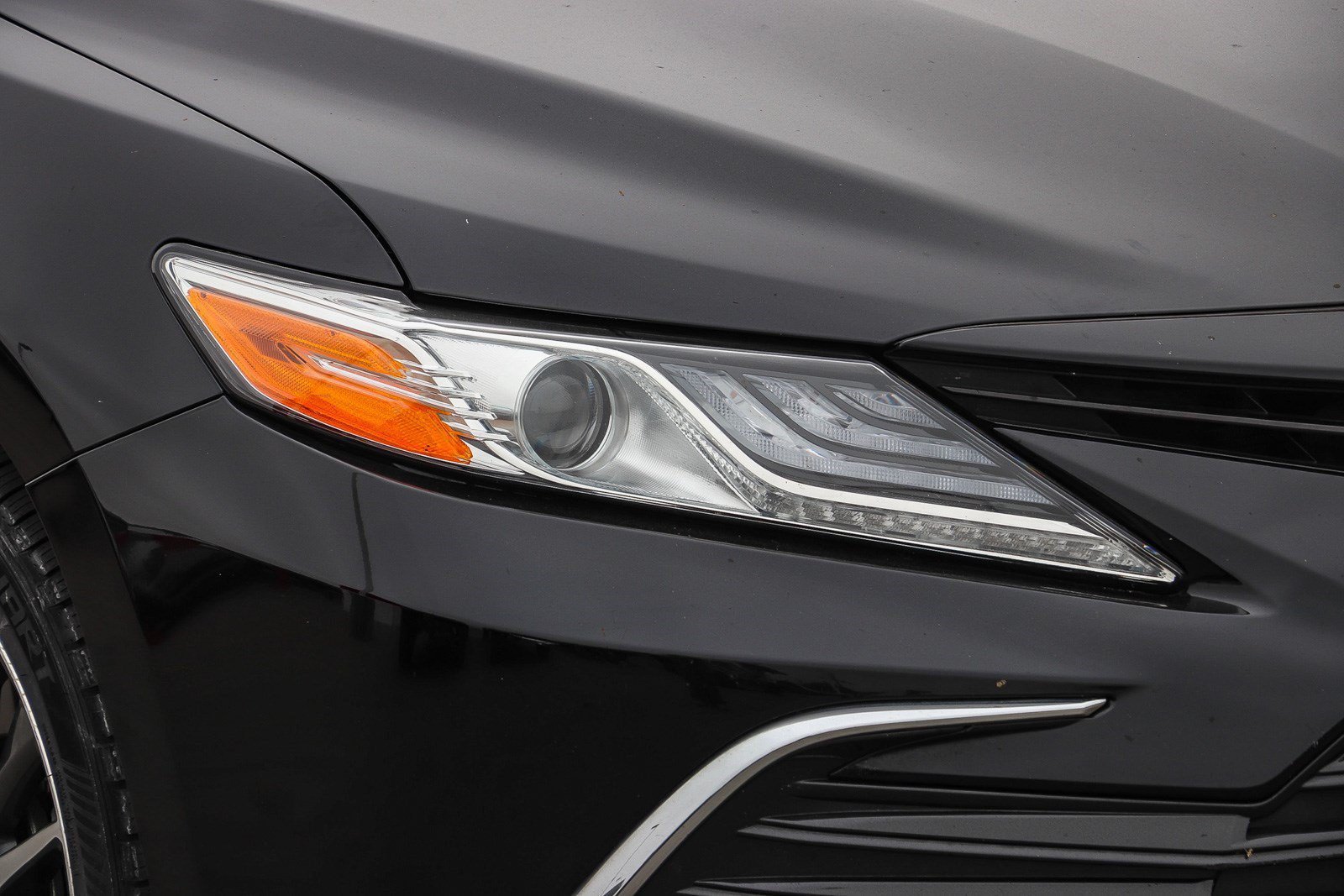 Used 2024 Midnight Black Metallic Toyota Hybrid XLE image 9