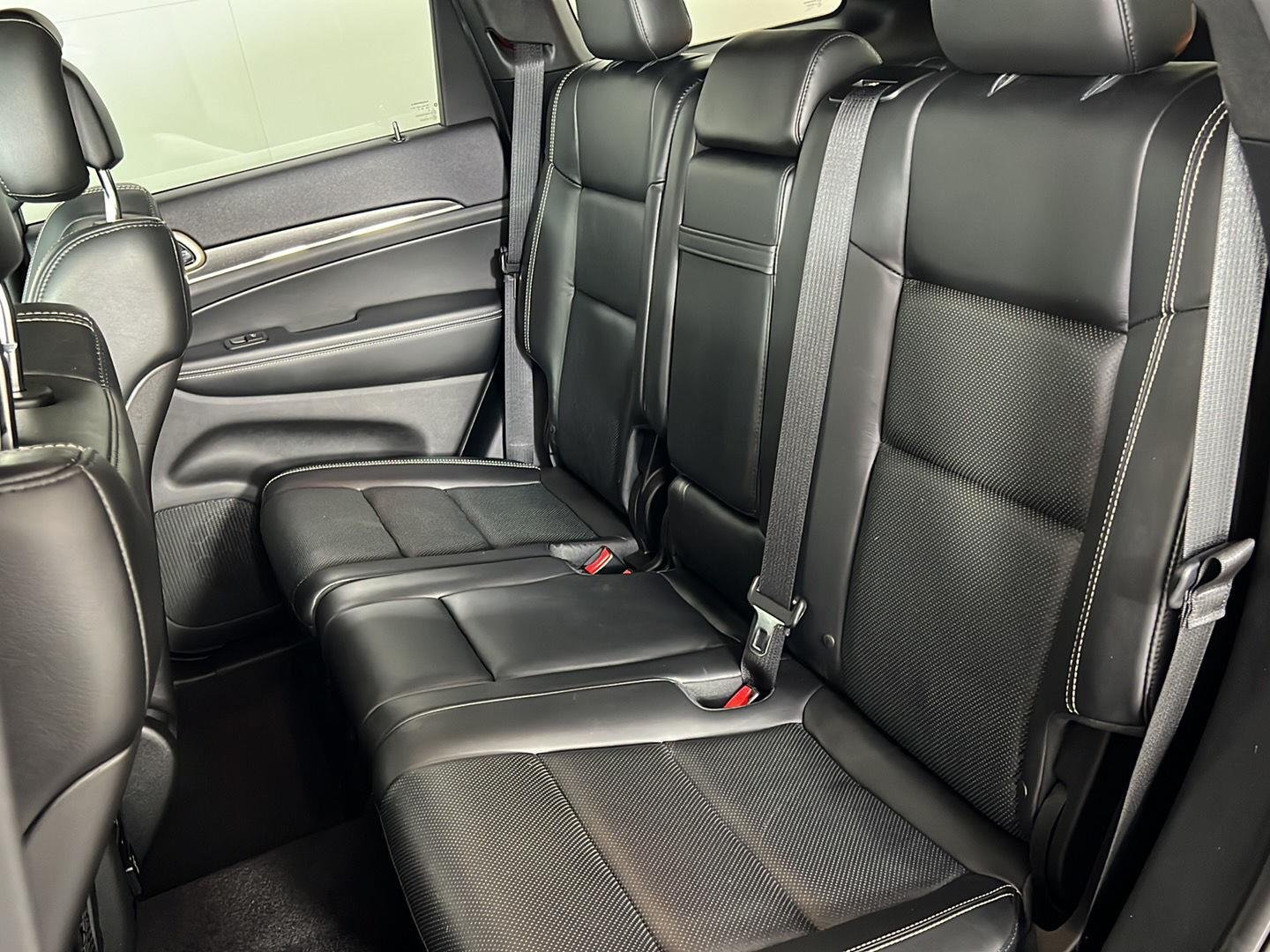 Used 2016 Velvet Red Pearlcoat Jeep Limited image 4