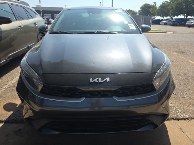 Used 2022 Gray Kia LXS image 2