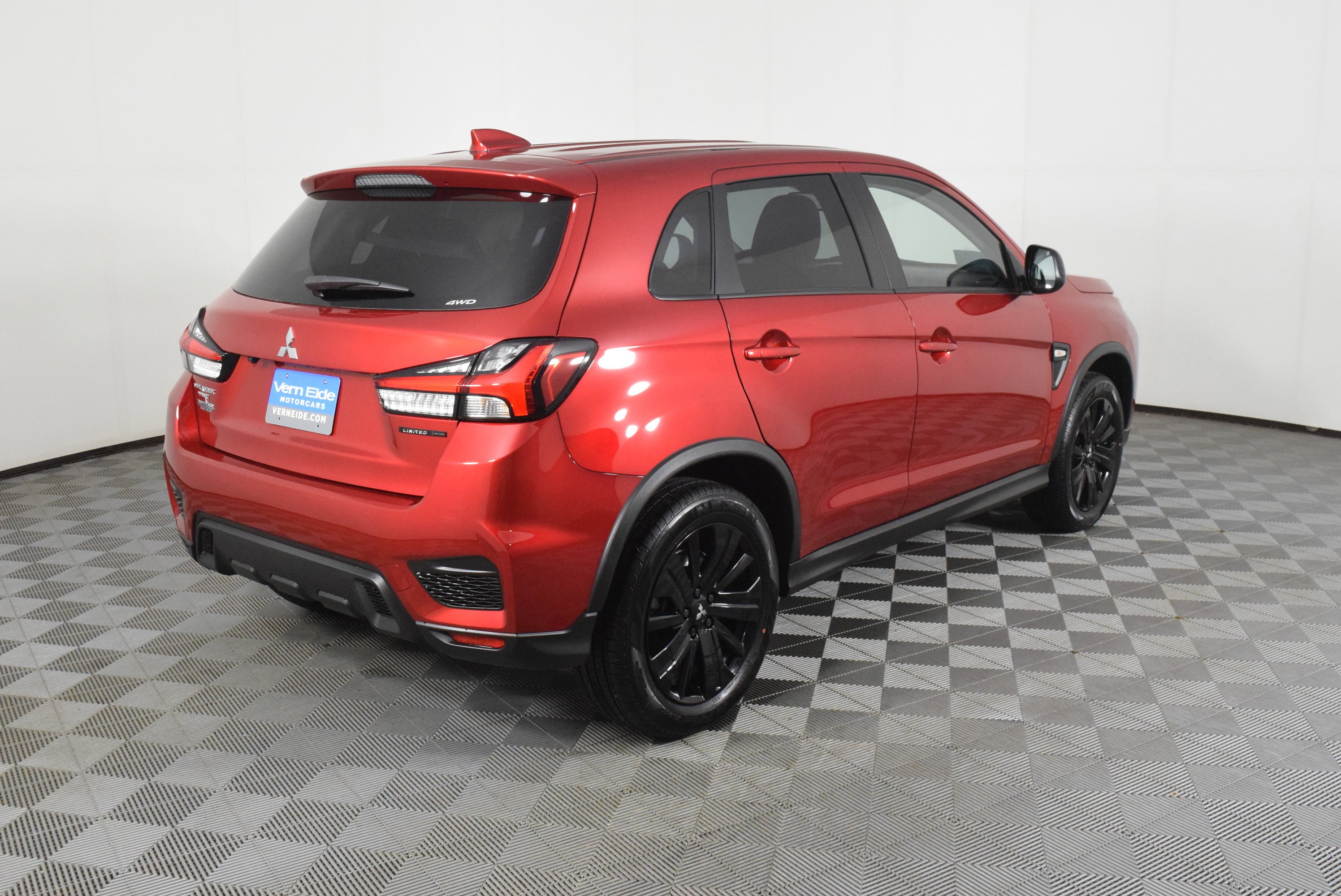New 2026 Red Diamond Mitsubishi LE image 6
