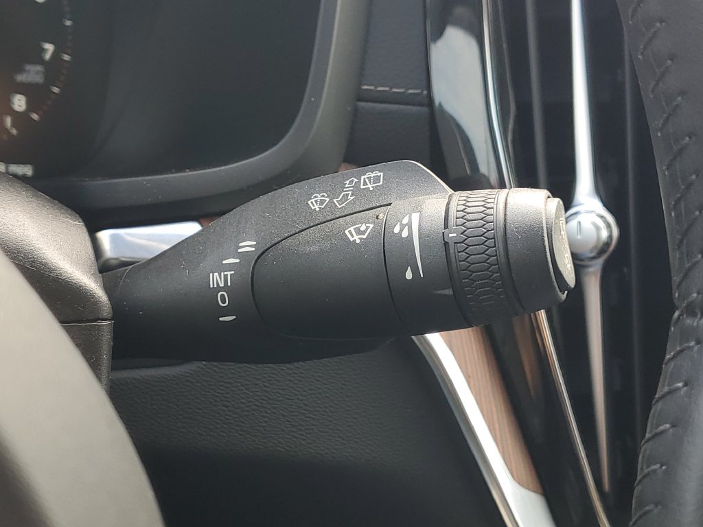 Used 2020  Volvo T5 image 26