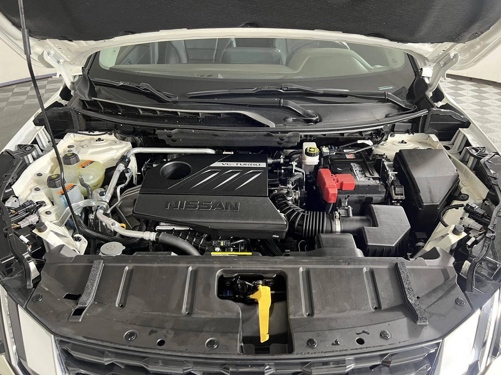 Used 2023 Pearl White Tricoat Nissan SL image 14