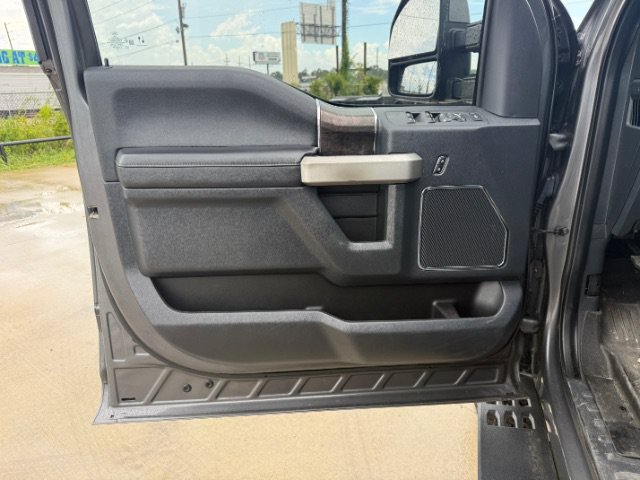 Used 2022 Gray Ford LARIAT image 24