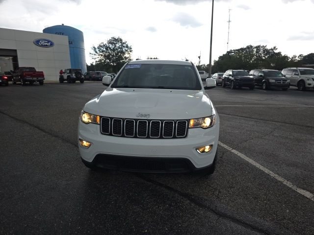 Used 2018 White/off-white Jeep Laredo E image 8