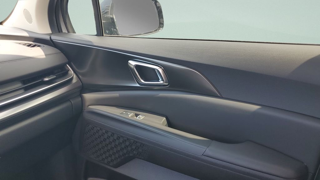 New 2026 Ceramic Silver Kia SX image 14