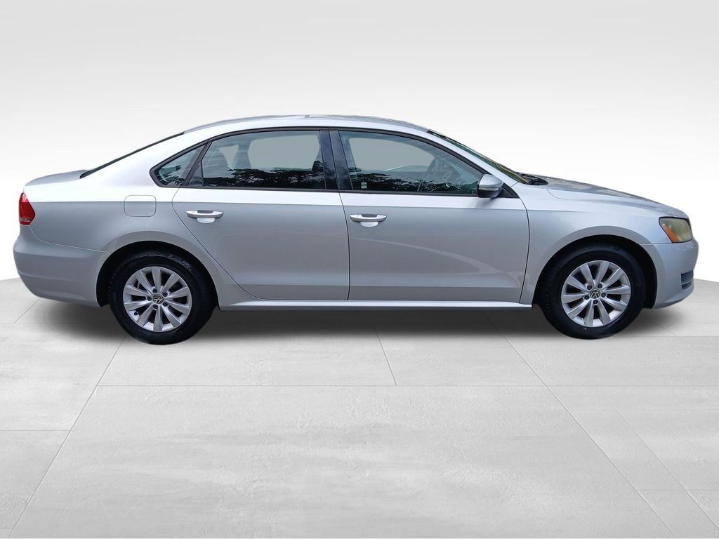 Used 2012 Silver Volkswagen 2.5 S image 6