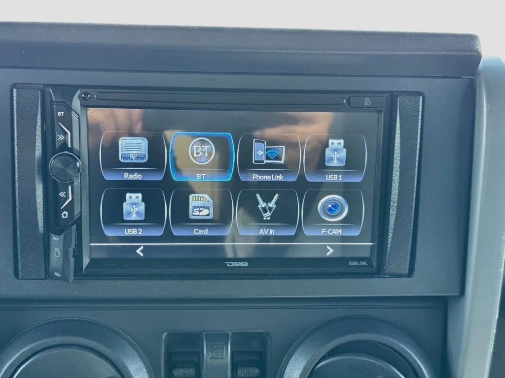 Used 2007 Silver Jeep X image 15