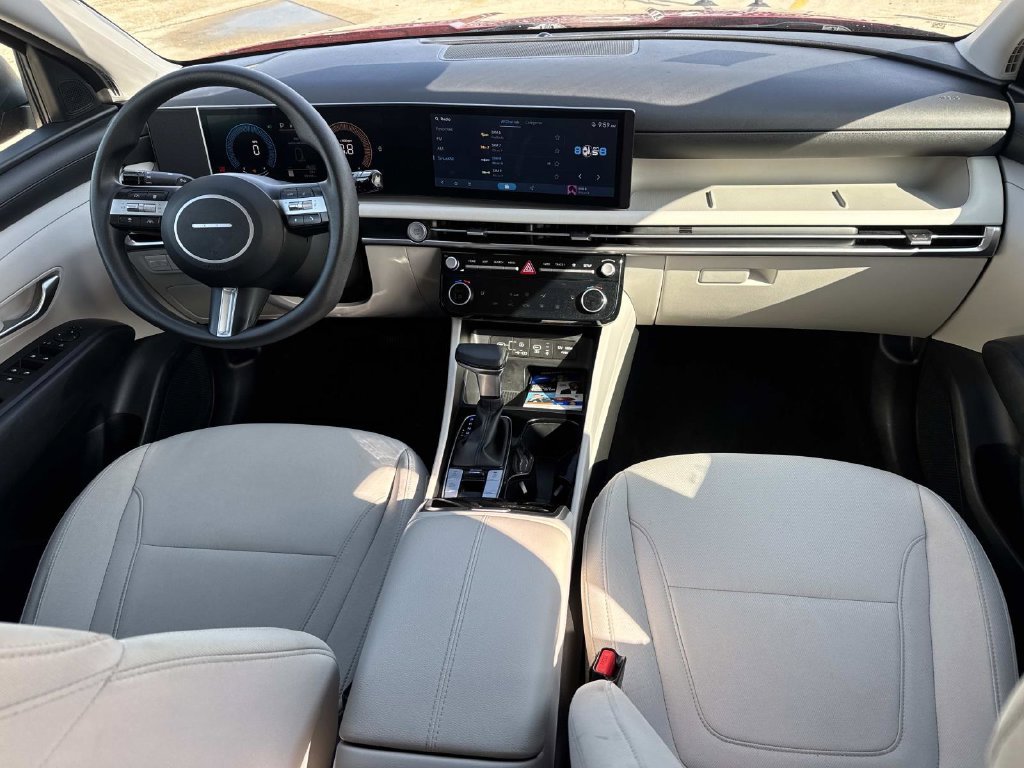 Used 2025 Red Hyundai SEL image 22