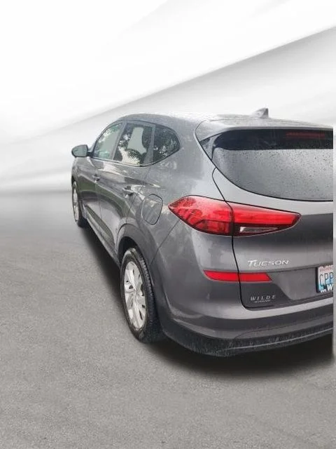 Certified Used 2020 Magnetic Force Metallic Hyundai SE image 3