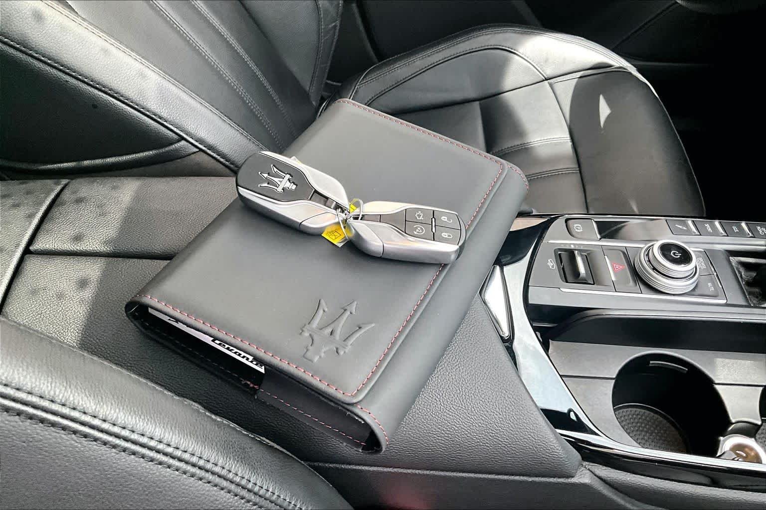 Used 2022 Grigio Metallic Maserati Modena image 15