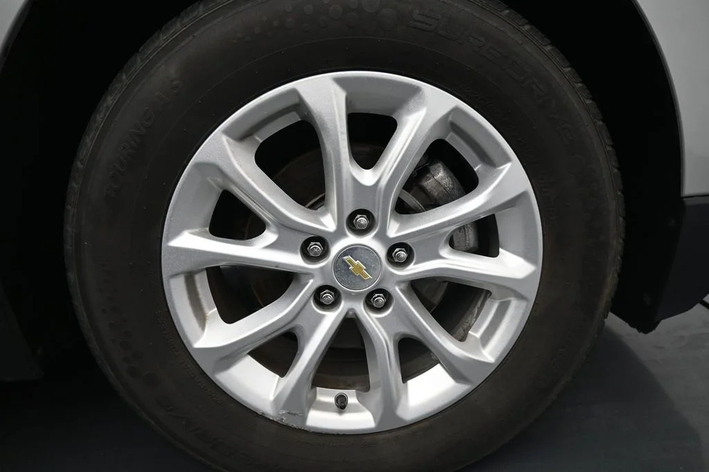 Used 2018 Silver Chevrolet LT image 10