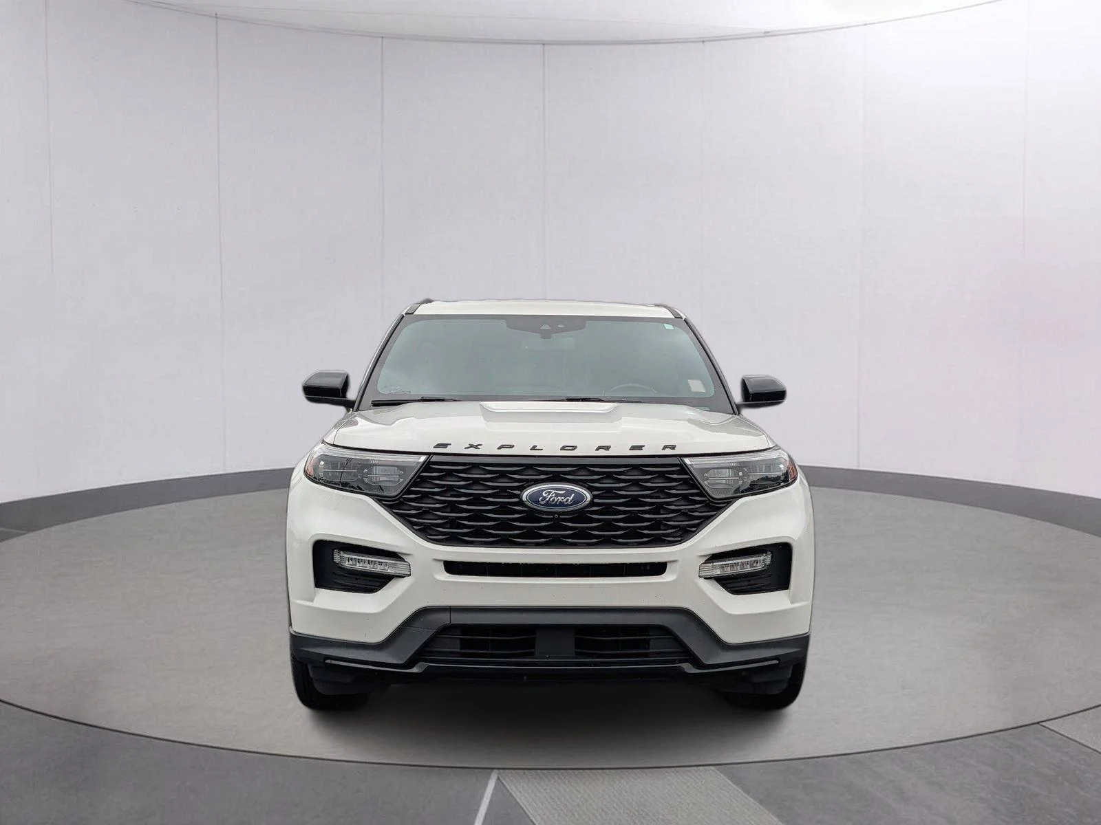 Used 2022 Star White Metallic Tri-Coat Ford ST-Line image 8