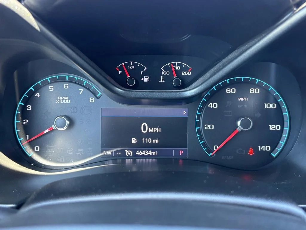 Used 2020 SUMMIT WHITE Chevrolet 4WD LT image 28