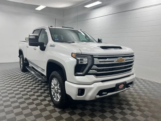 Used 2024 Beige Chevrolet High Country image 1