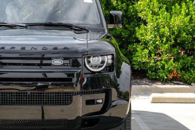 New 2026 Santorini Black Land Rover X-Dynamic SE image 49