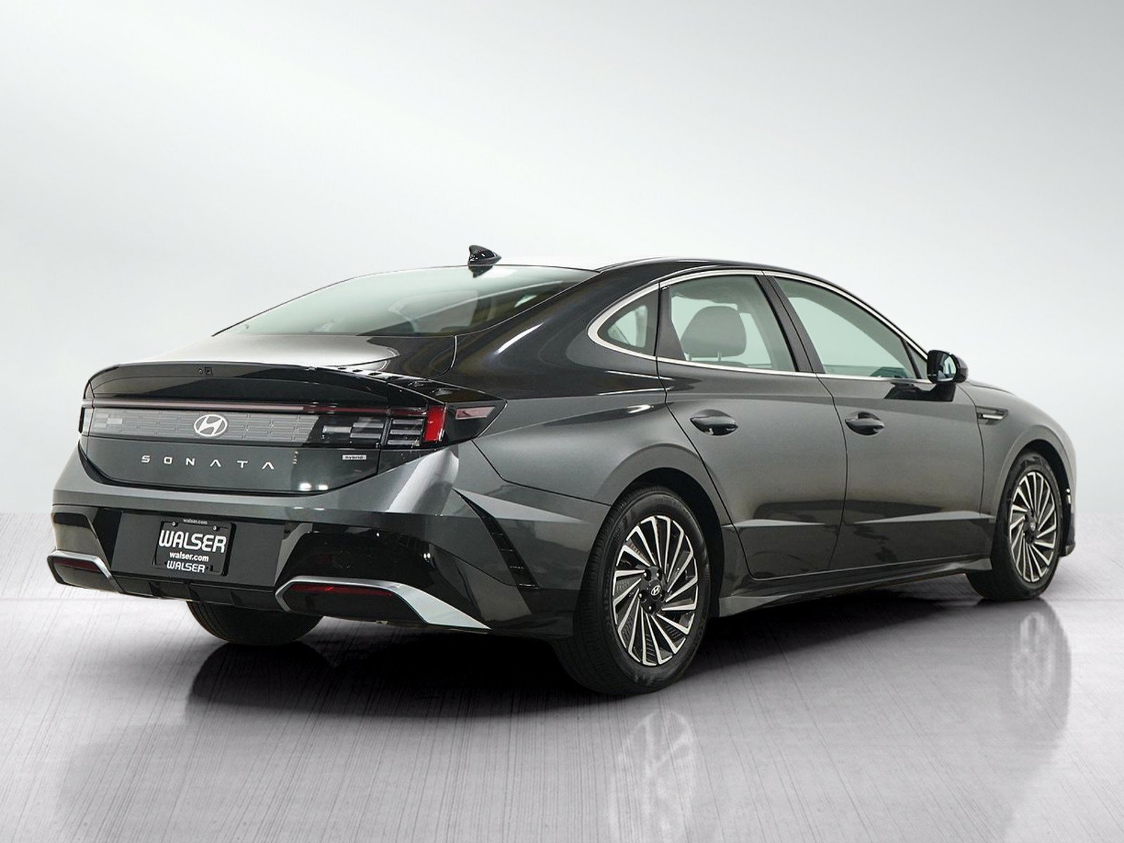 Used 2025 Portofino Gray Hyundai SEL FWD image 6