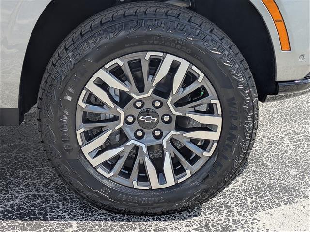 2026 Chevrolet Suburban Z71 - Photo 13