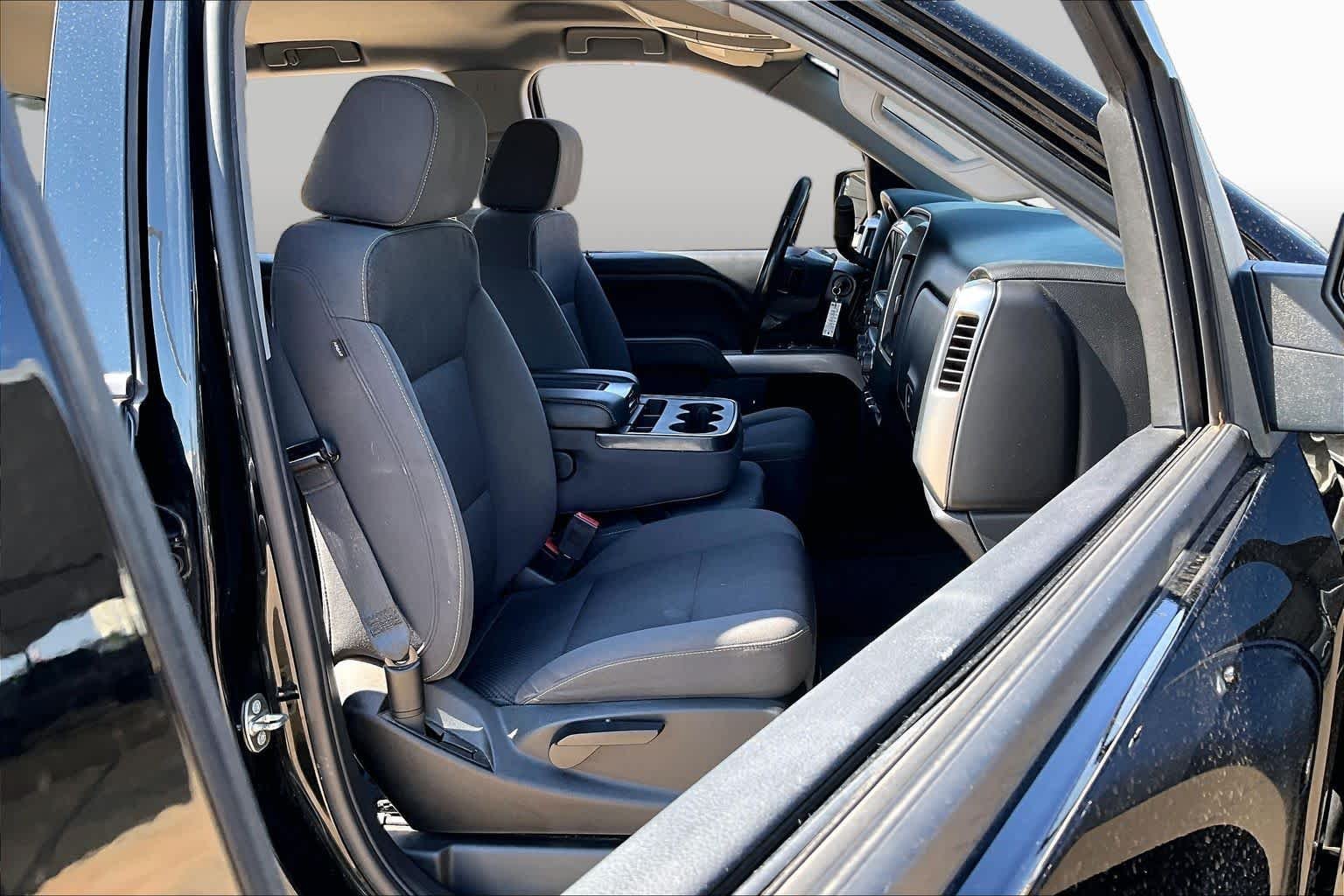Used 2018 Black Chevrolet LT image 9