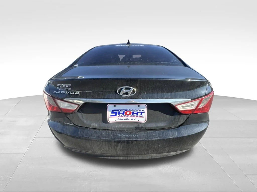 Used 2013 Black Hyundai GLS image 10