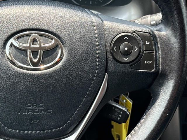 Used 2016 White Toyota XLE image 24