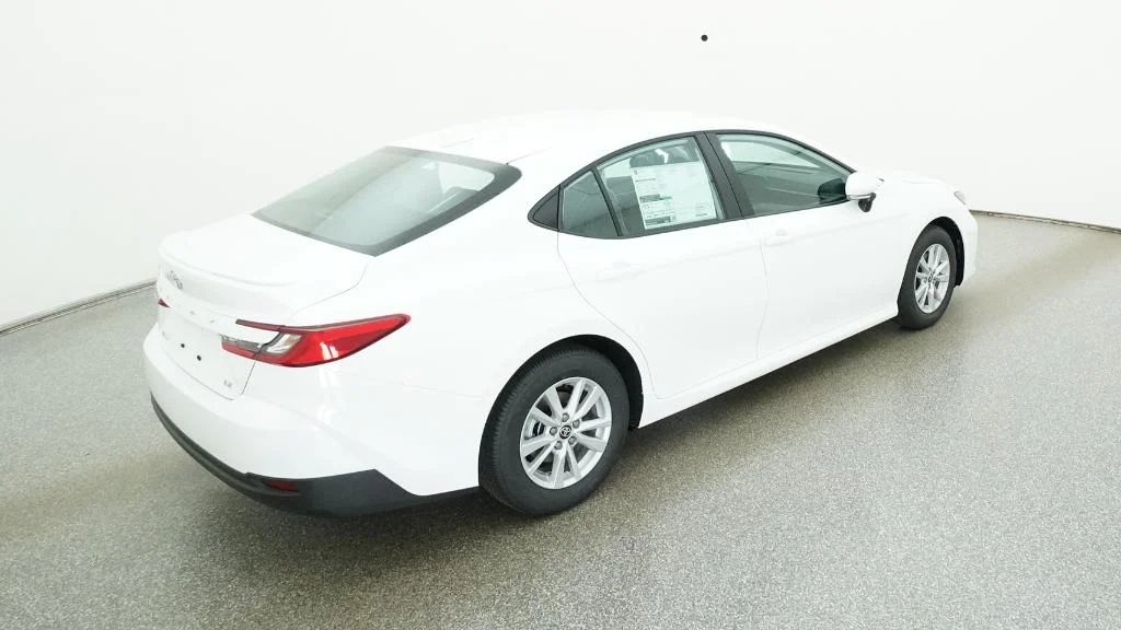 New 2026 Ice Cap Toyota LE image 31