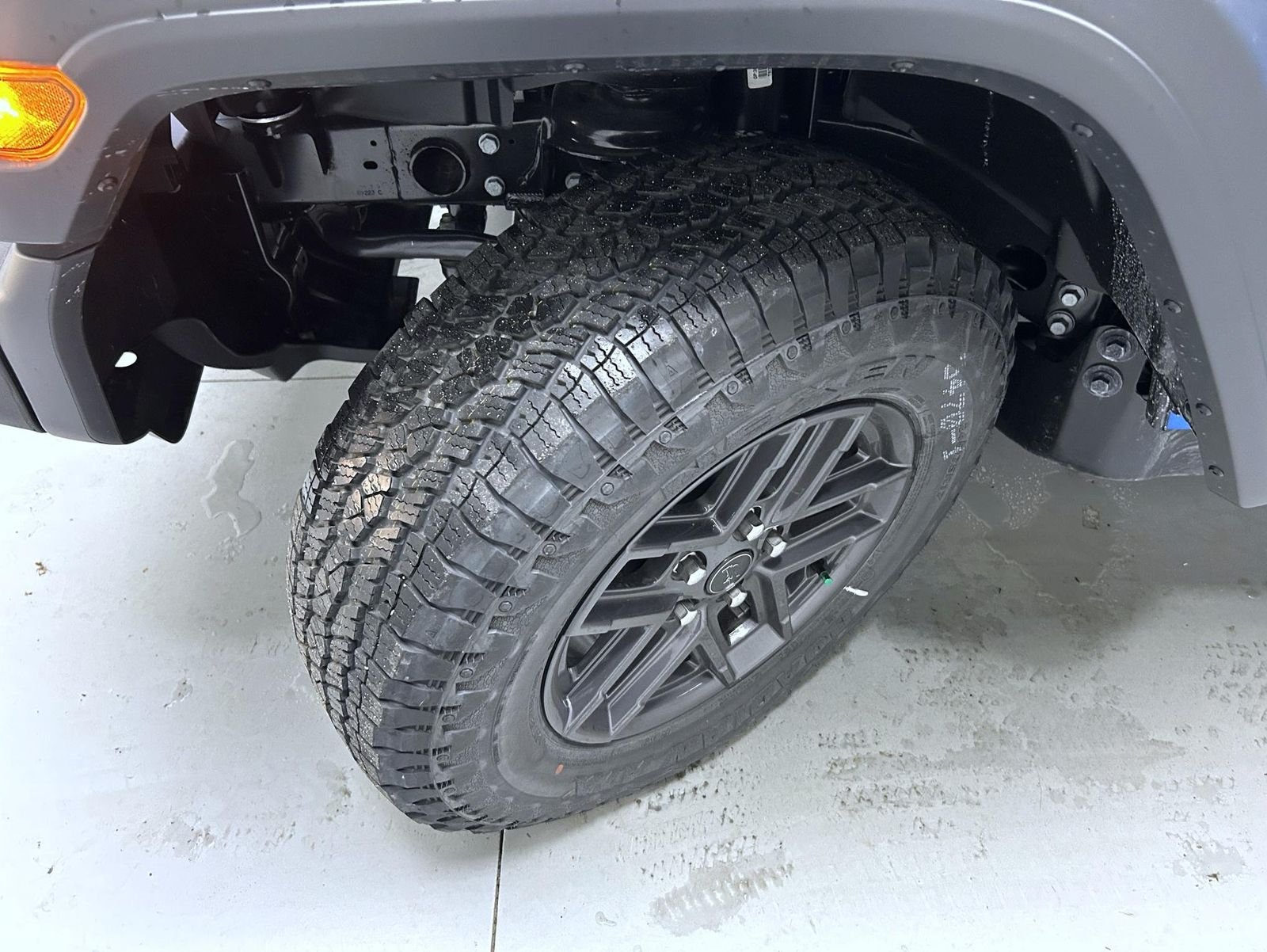 New 2026 Hydro Blue Pearl-Coat Exterior Paint Jeep Sport S image 23