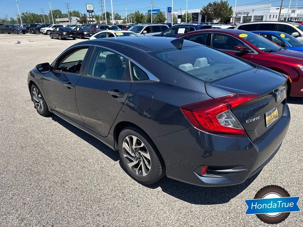 Used 2018  Honda EX image 6