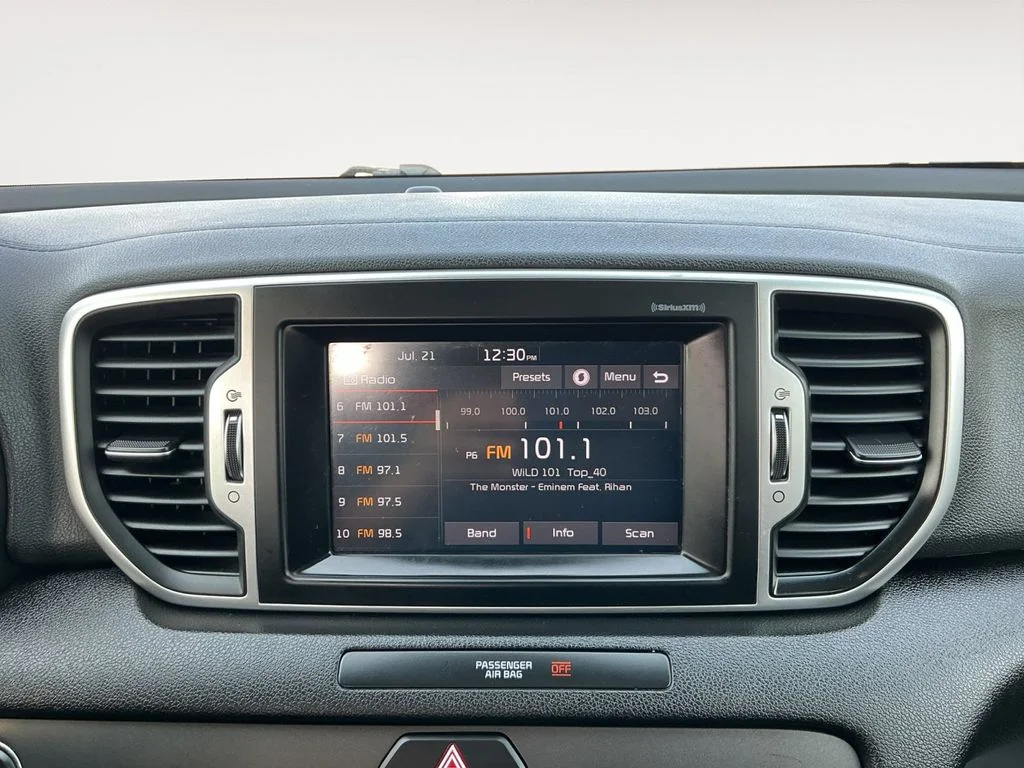 Used 2017 Silver Kia EX image 15