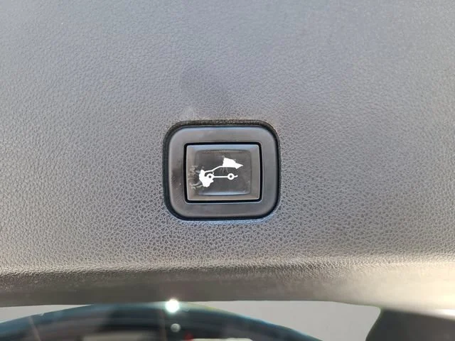Used 2020 STELLAR BLACK METALLIC Cadillac FWD Premium Luxury image 11