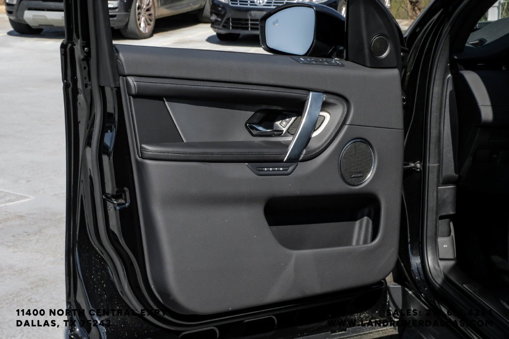 Used 2026 Santorini Black Metallic Land Rover Landmark image 40