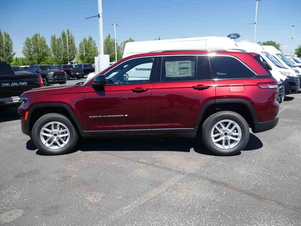 New 2026 Red Jeep Laredo X image 15