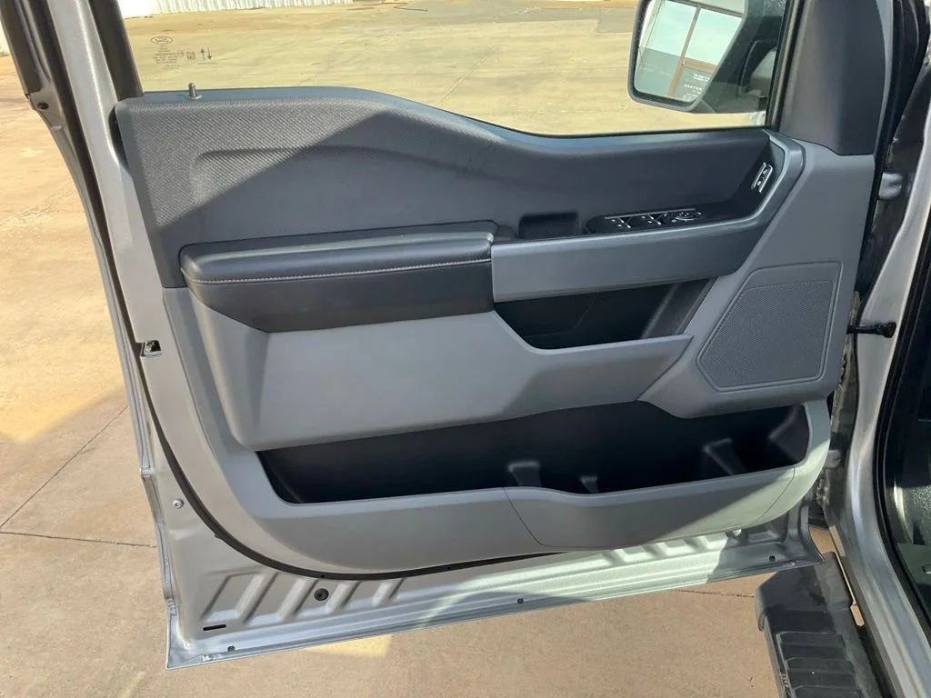 Used 2023 Silver Ford XLT image 5