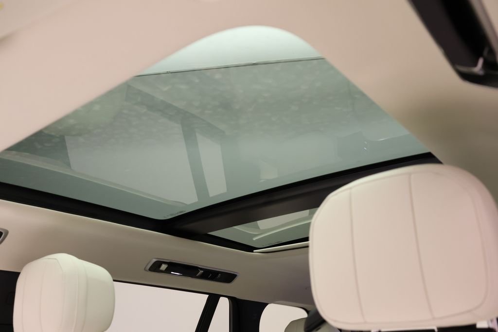 2026 Land Rover Range Rover SE - Photo 13