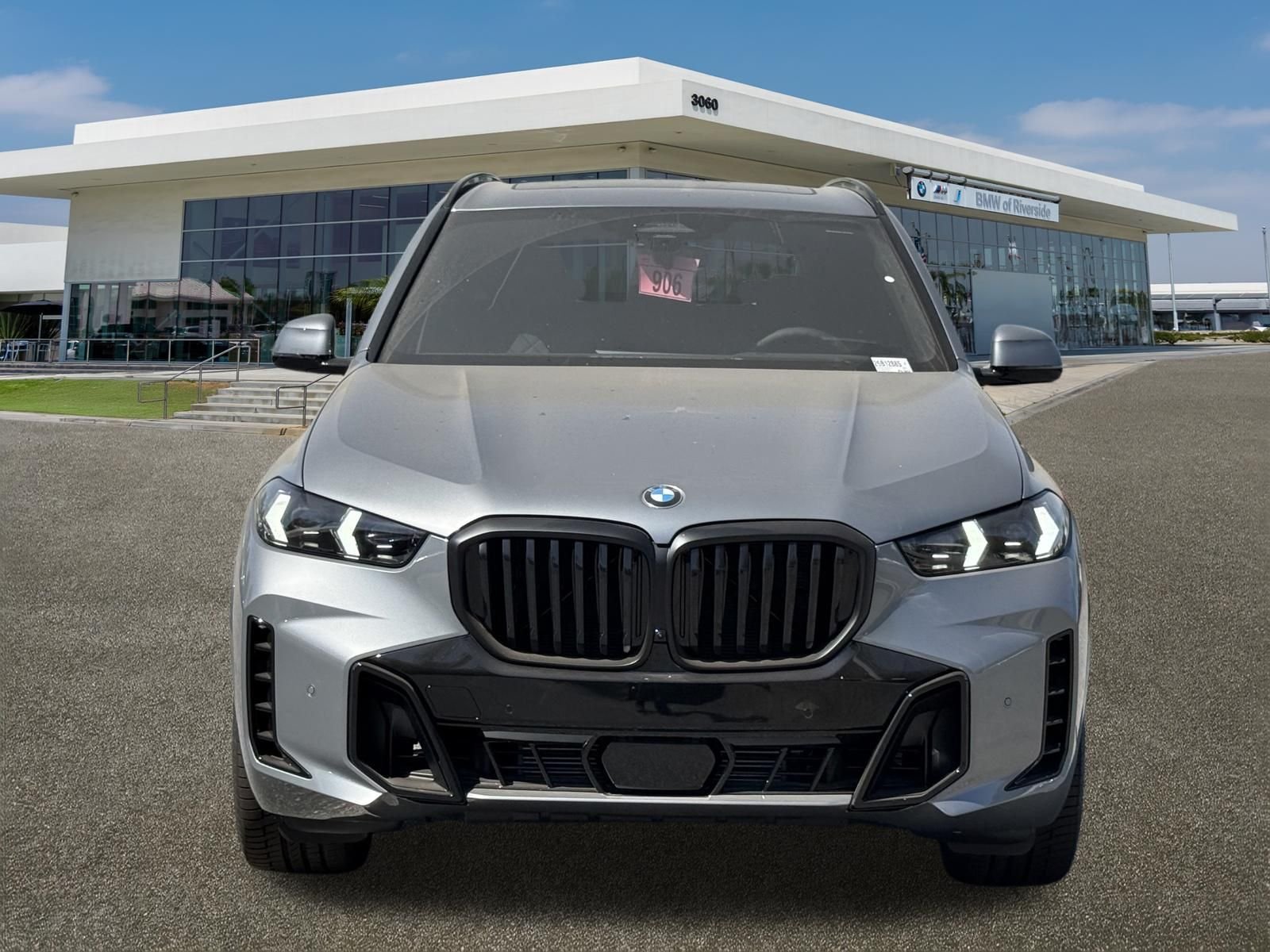 New 2026 Skyscraper Grey Metallic BMW sDrive40i image 3