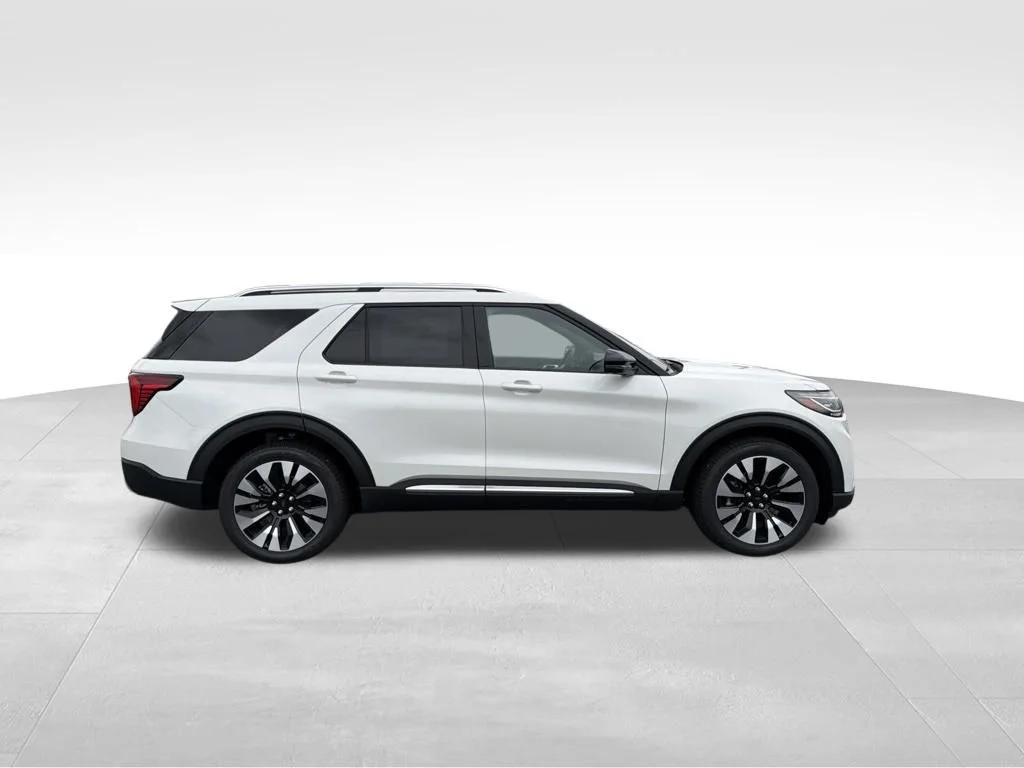 New 2026 Star White Metallic Tri-Coat Ford Platinum™ image 6