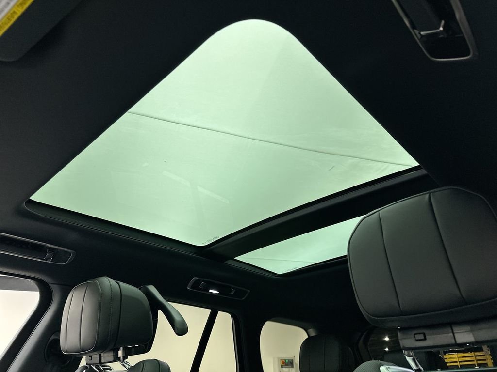New 2026 Fuji White Land Rover SE image 11
