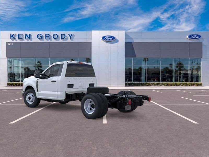 New 2026 Oxford White Ford XL image 4