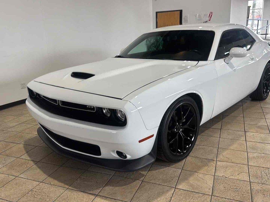 2022 Dodge Challenger GT Auto's photo