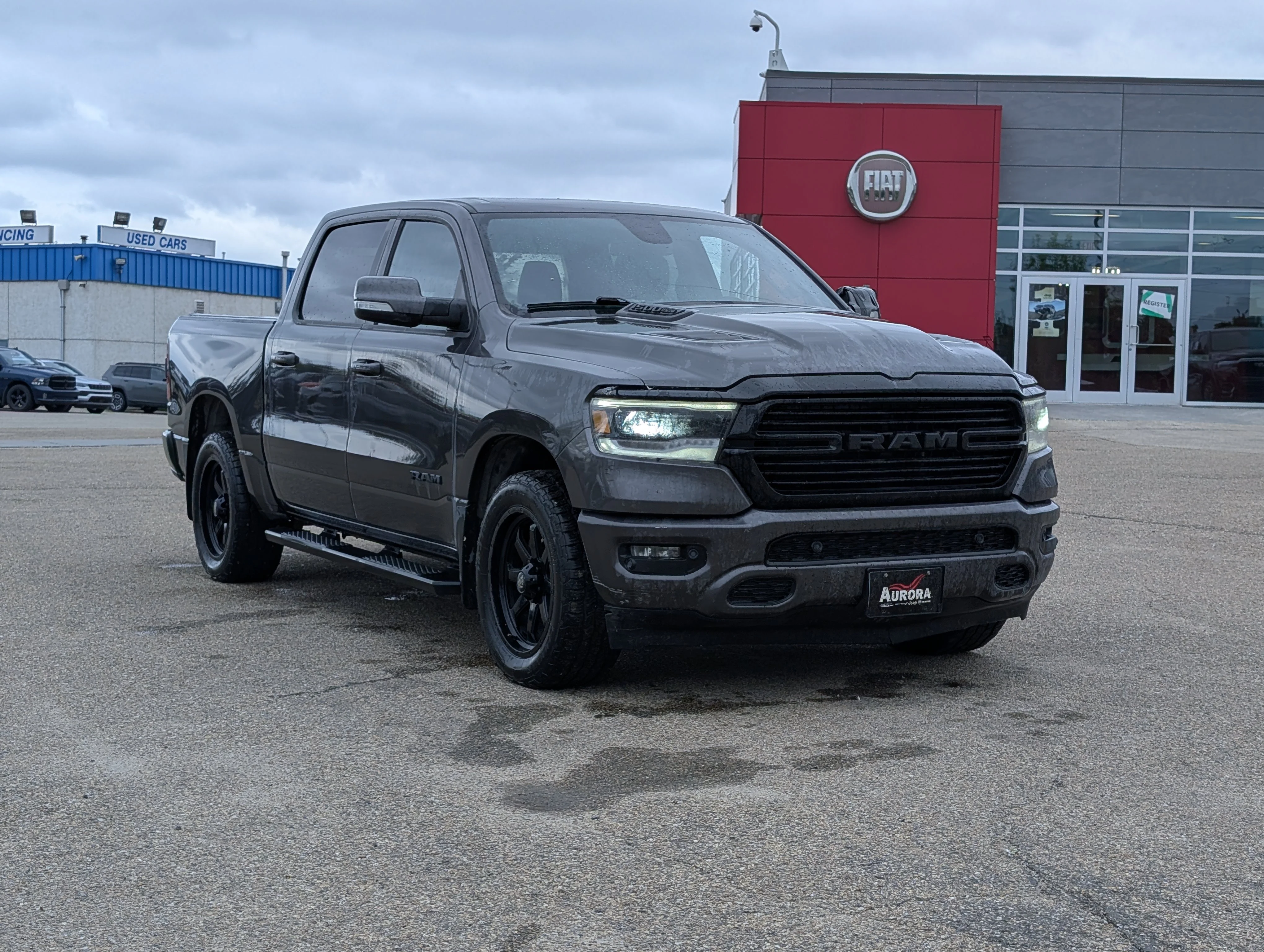 Used 2020 Granite Crystal Metallic Ram Sport image 15