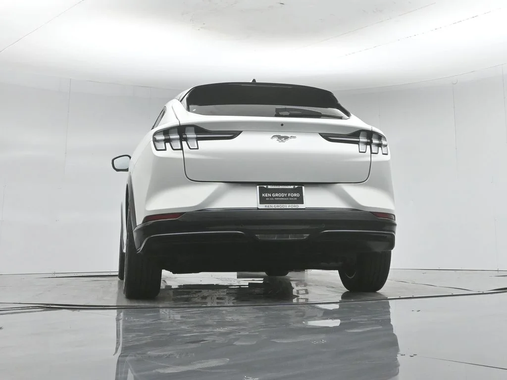New 2026 Star White Metallic Tri-coat Ford Premium image 48