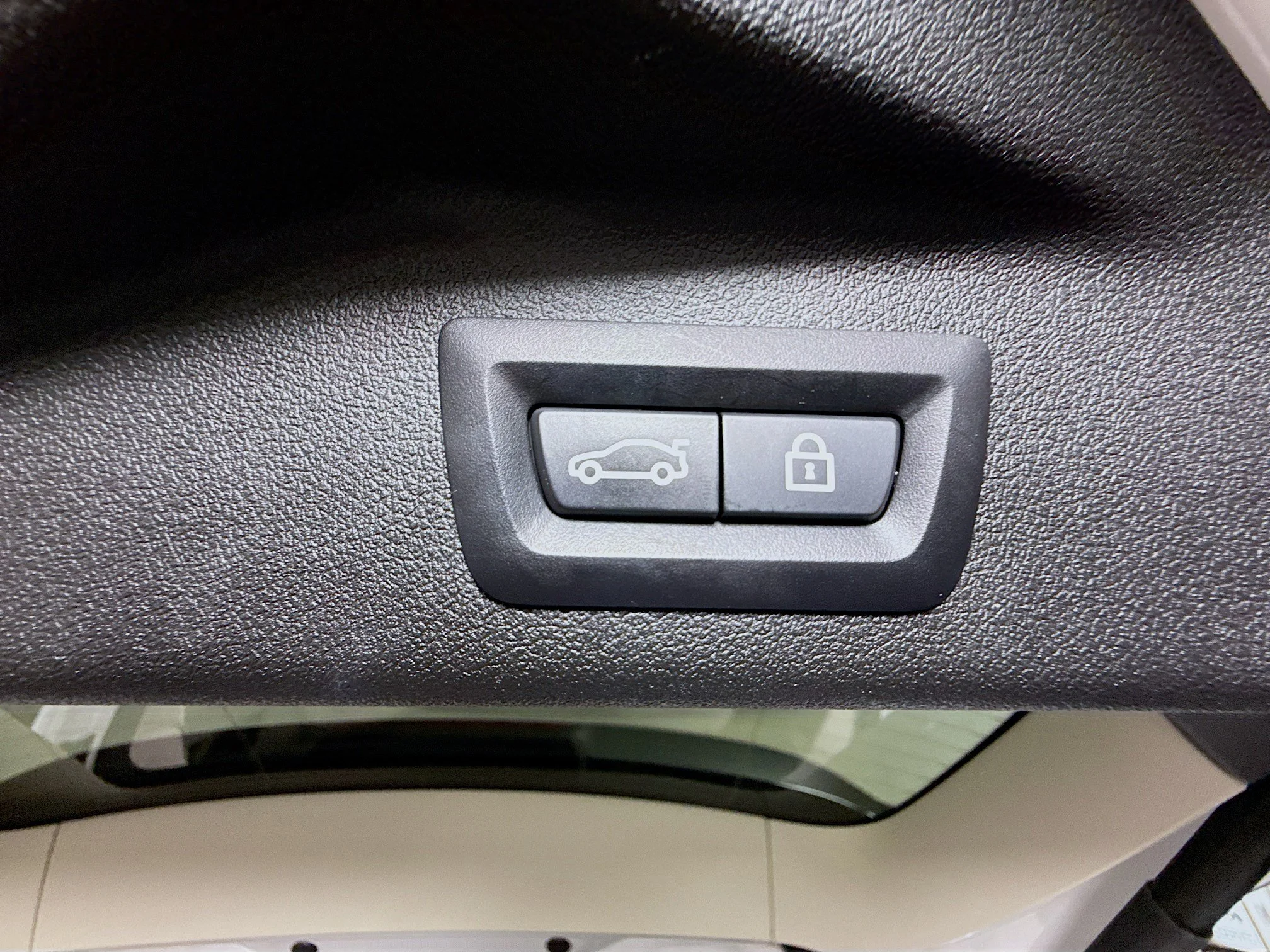Used 2020 Mineral White Metallic BMW xDrive40i image 42