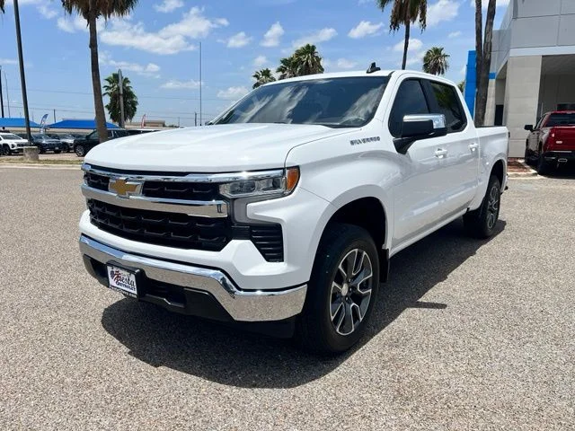Used 2023 White Chevrolet LT image 3