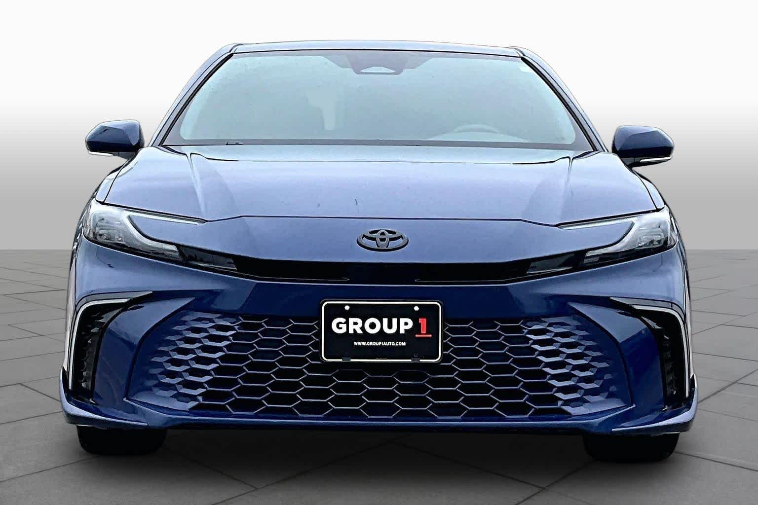 Used 2025 Reservoir Blue Toyota XSE image 4