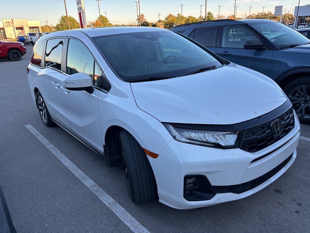 Used 2025 White Honda EX-L image 3