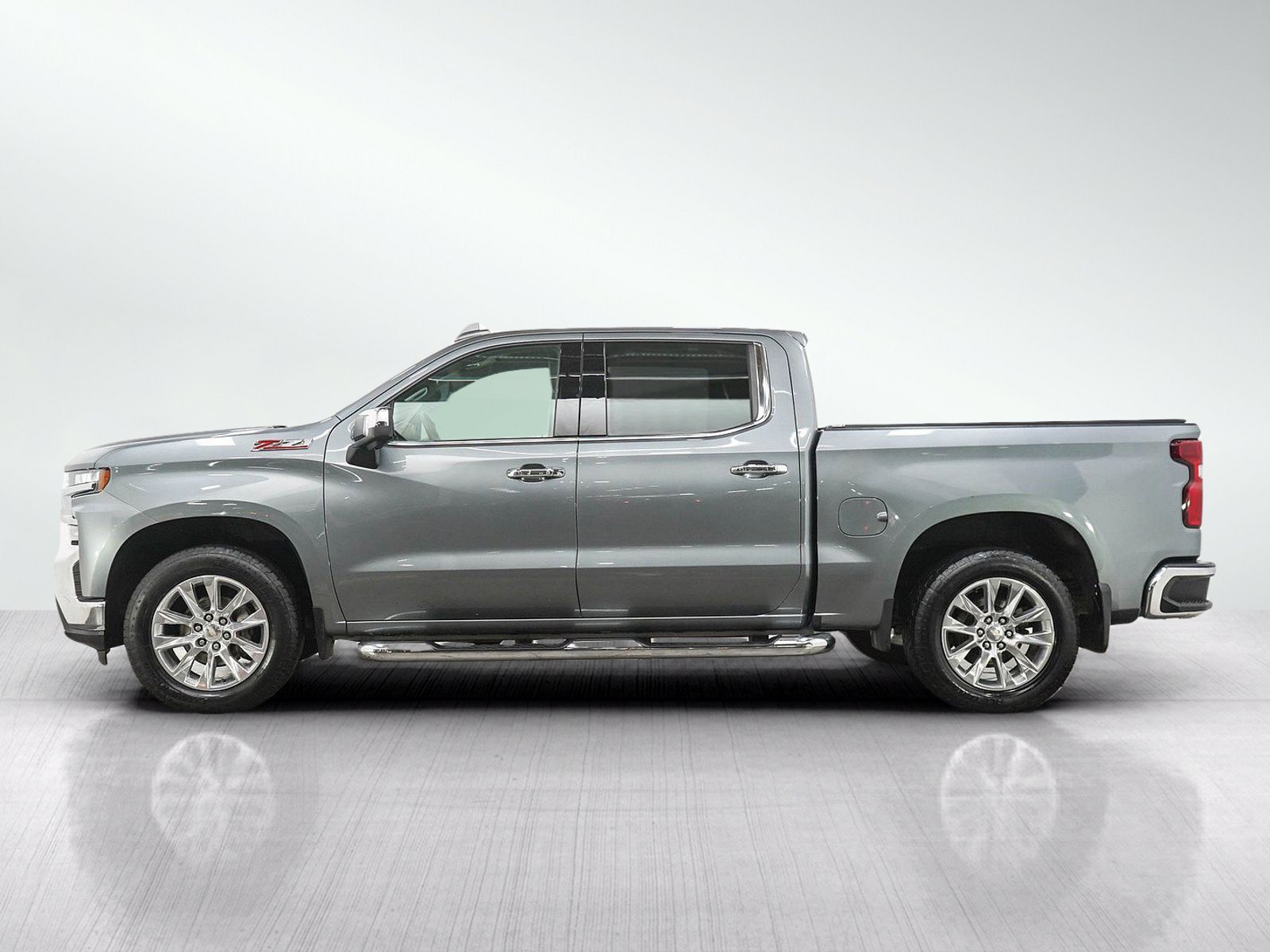 Used 2021 Chevrolet Silverado 1500 LTZ with VIN 3GCUYGED4MG150113 for sale in White Bear Lake, Minnesota