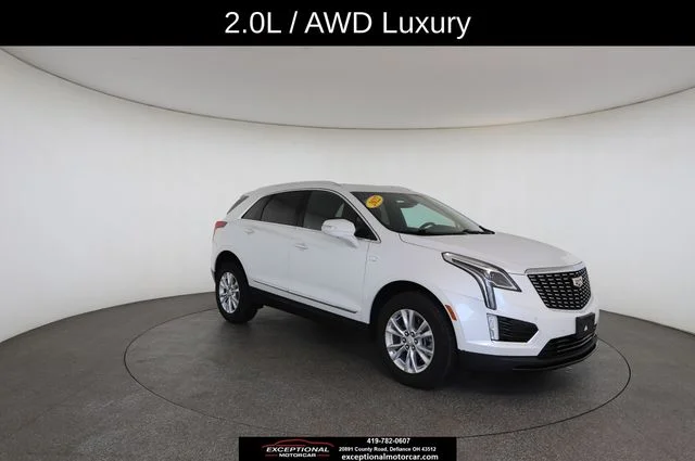 Used 2022 White Cadillac Luxury image 27